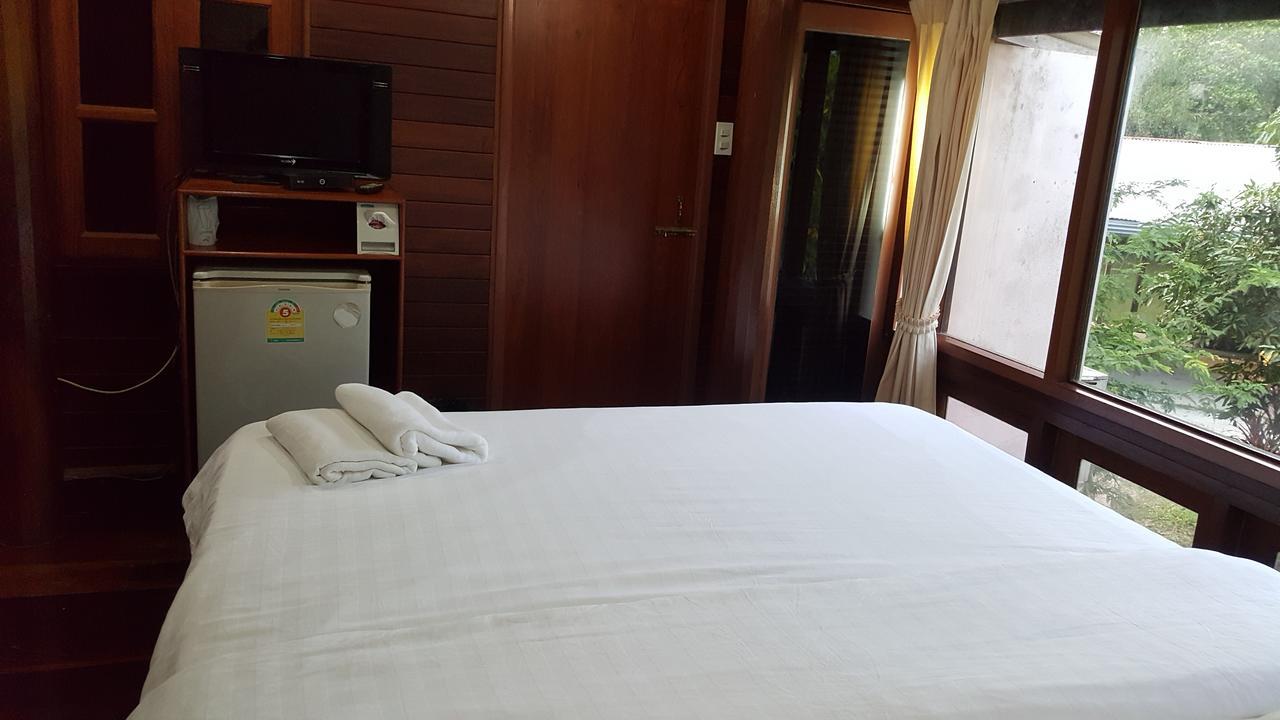 Ruean Mai Chai Khlong Amphawa Εξωτερικό φωτογραφία