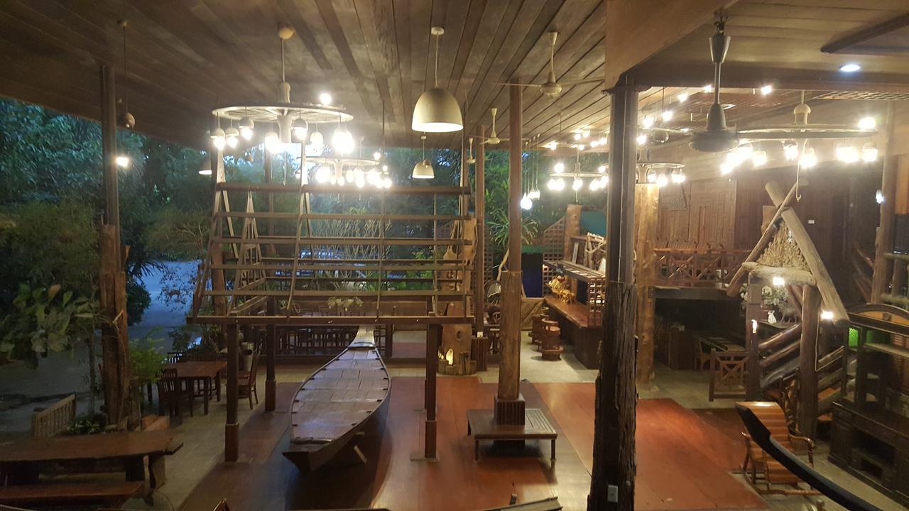 Ruean Mai Chai Khlong Amphawa Εξωτερικό φωτογραφία