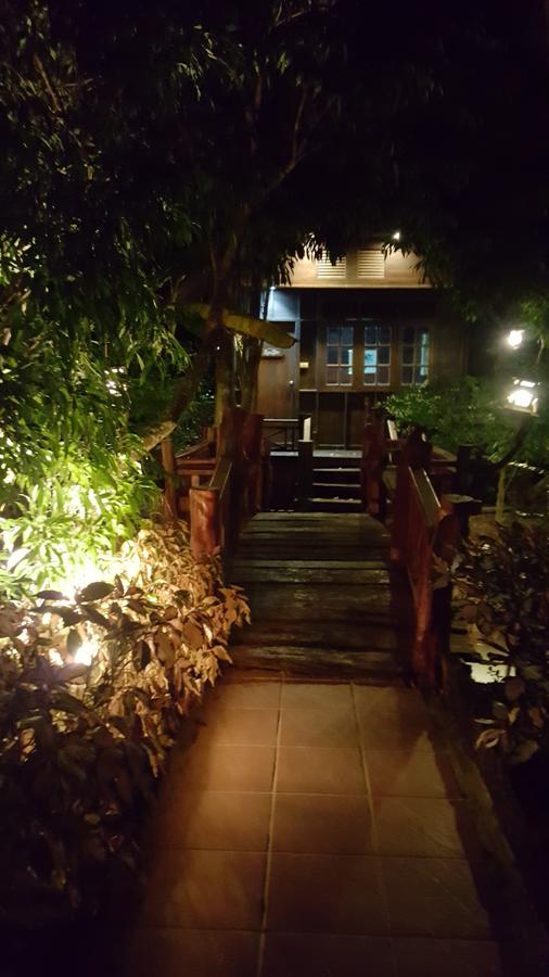 Ruean Mai Chai Khlong Amphawa Εξωτερικό φωτογραφία